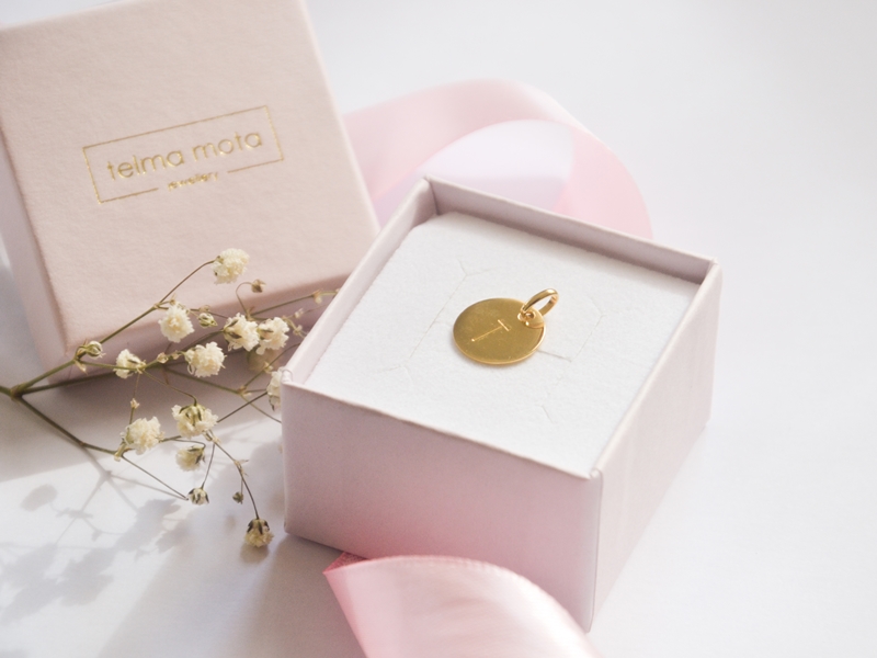 Medalhinha personalizada inicial
